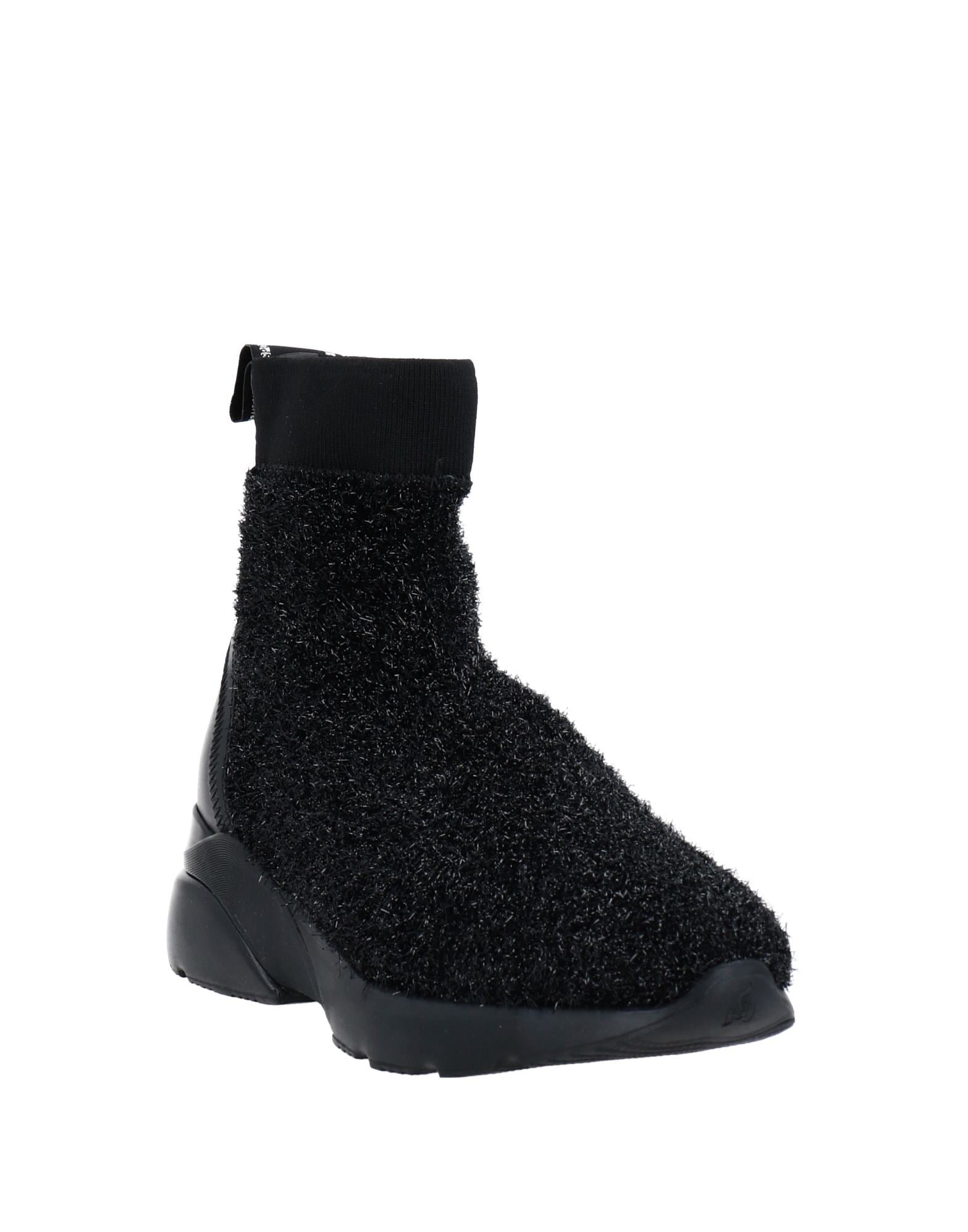 HOGAN Sneakers